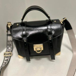 🖤 Michael Kors Black Manhattan Medium Satchel: Timeless Sophistication! 💼✨
